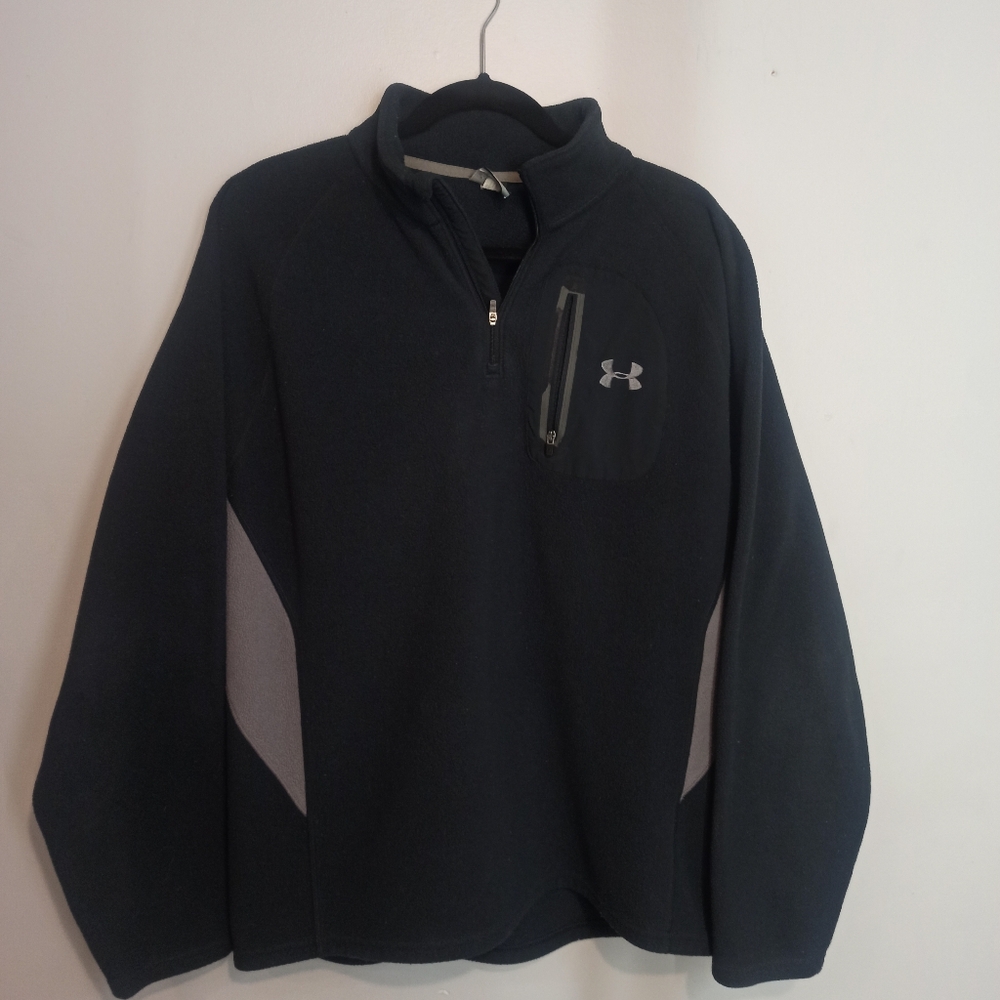 Under Armour Black and Gray Pullover Sweatshirt. Size Large